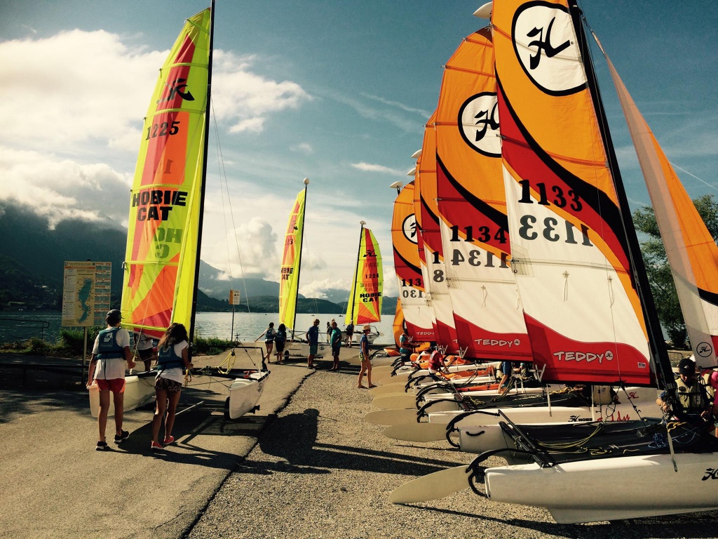 Nos catamarans - Ecole de voile UNCA